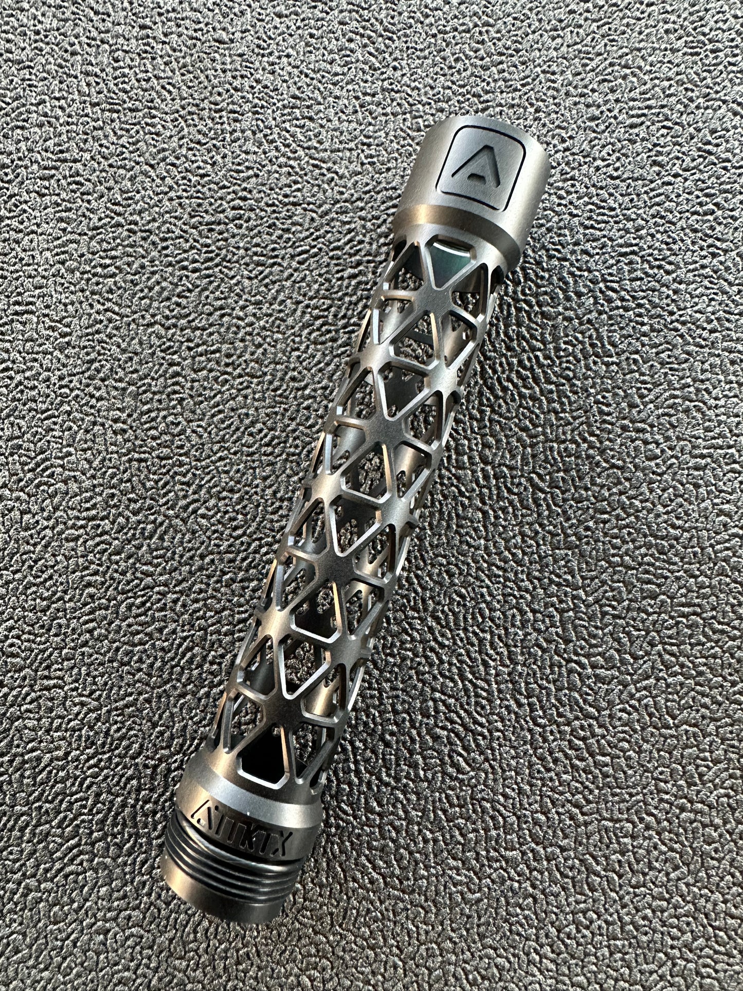 DELTA TITANIUM S63 BACK